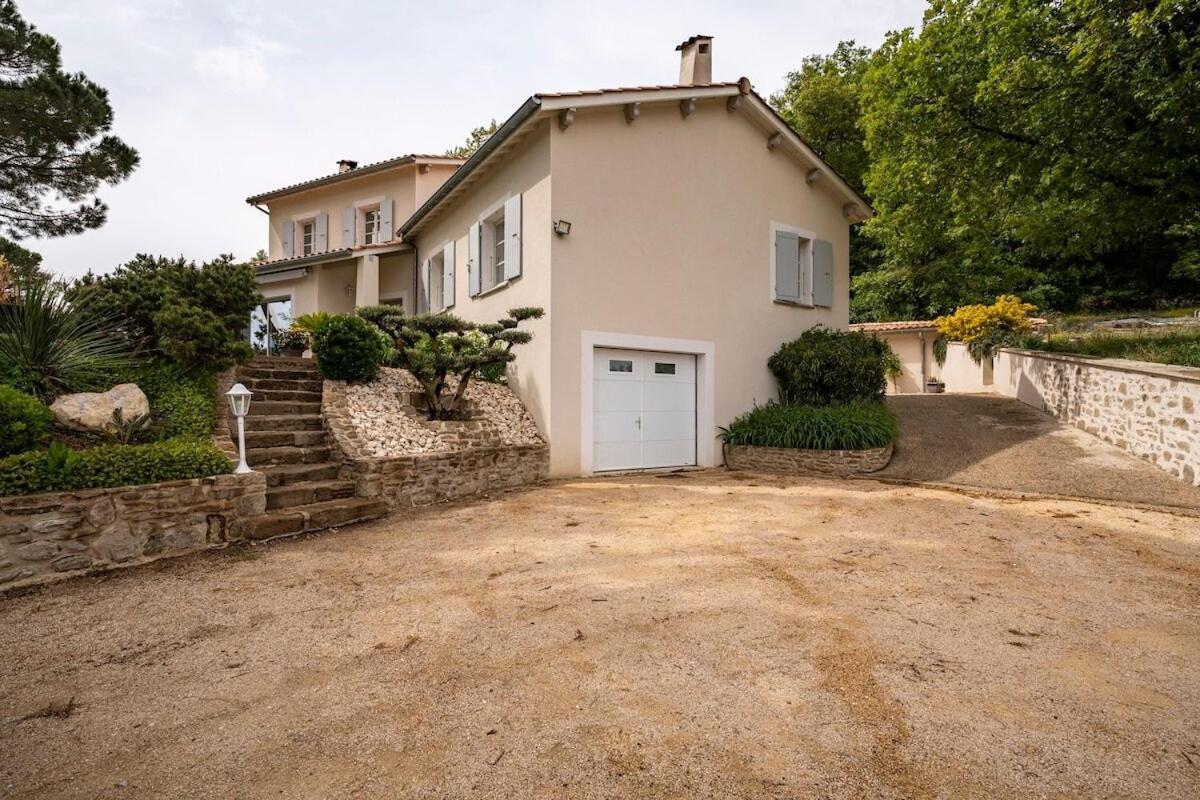 La Villa Moursoise 4 Etoiles Exterior photo