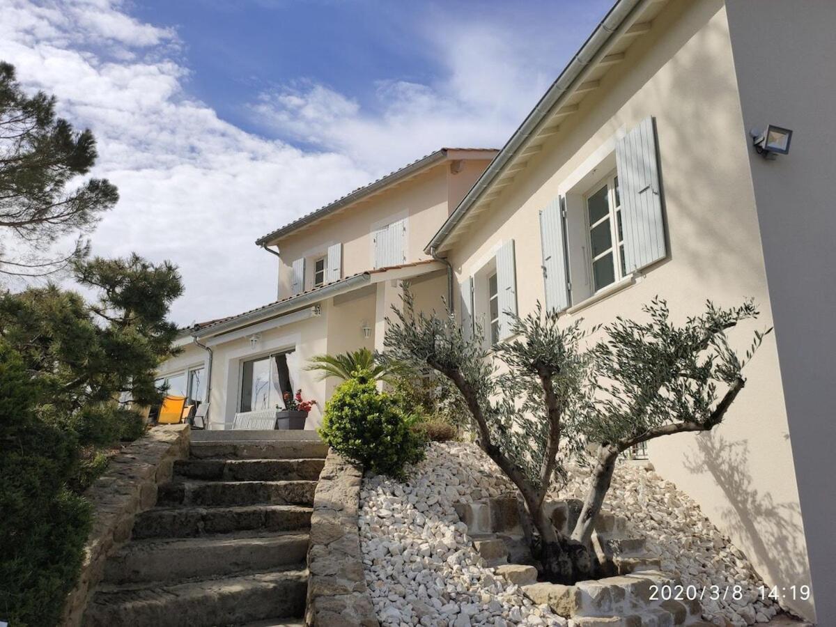 La Villa Moursoise 4 Etoiles Exterior photo